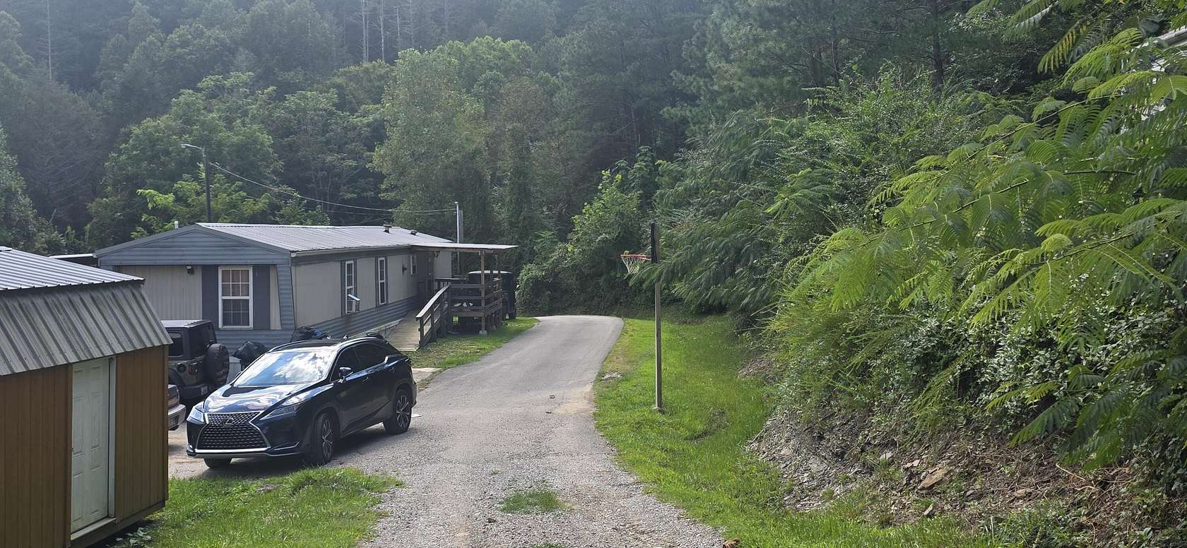 12 Acres of Recreational Land with Home for Sale in Stinnett, Kentucky