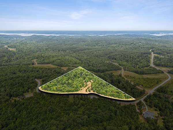 9.5 Acres of Residential Land for Sale in Waverly, Tennessee