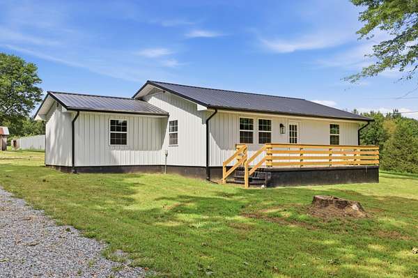 18 Acres of Land with Home for Sale in Mayfield, Kentucky