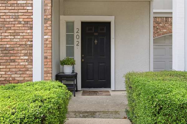 4.56 Acres of Land with Home for Sale in Dallas, Texas