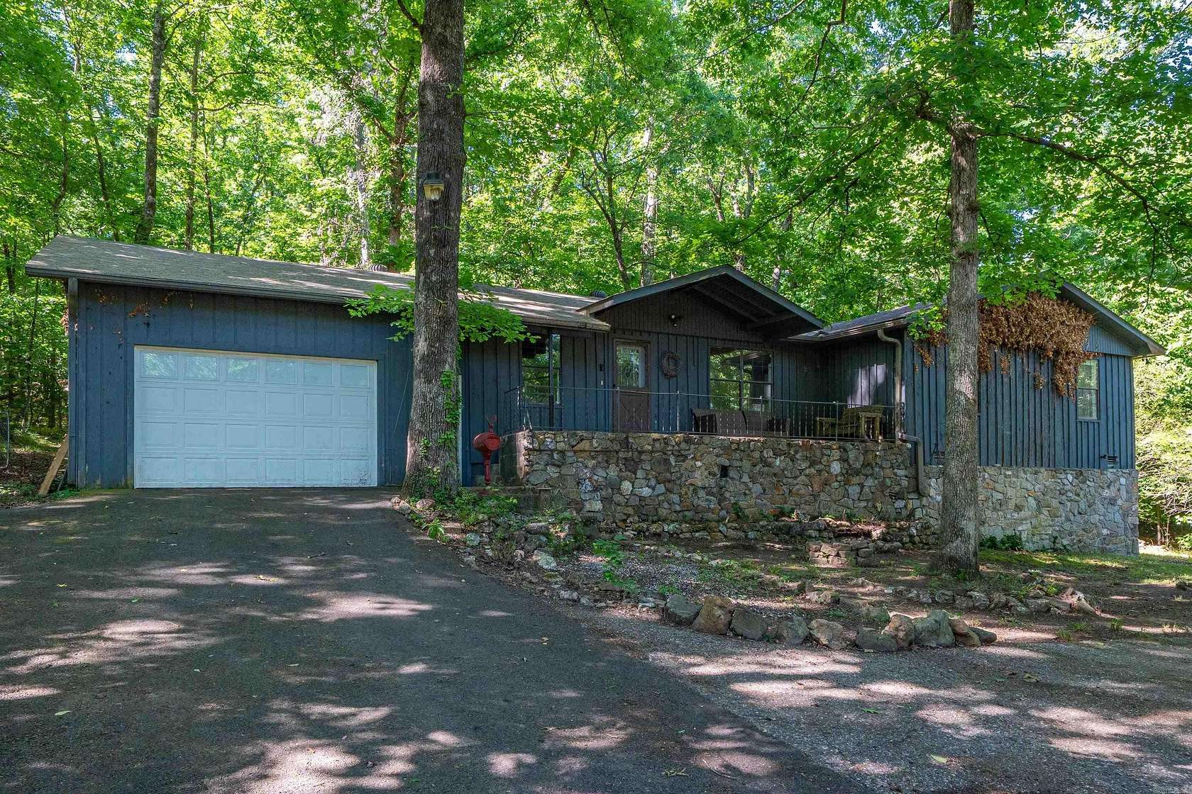 1.6 Acres of Land with Home for Sale in Hot Springs, Arkansas