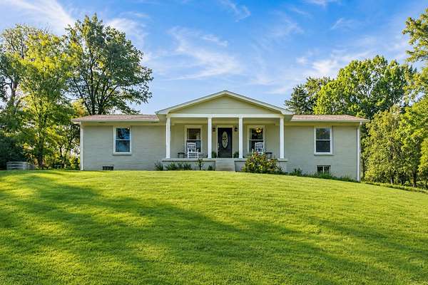 6.5 Acres of Land with Home for Sale in Columbia, Tennessee