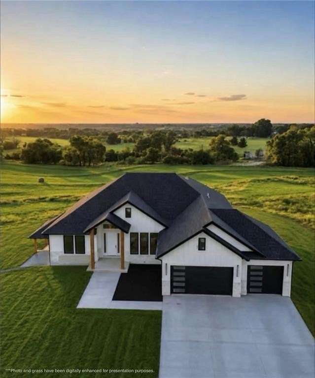 3 Acres of Land with Home for Sale in Sedalia, Missouri