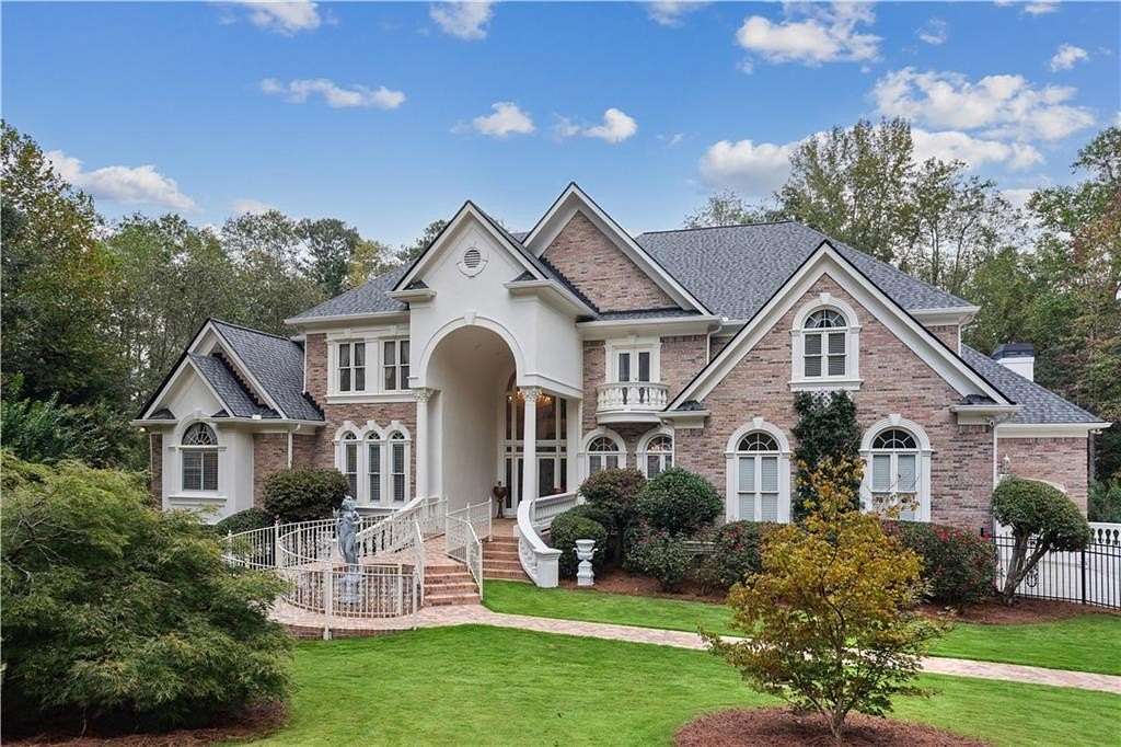 2 Acres of Land with Home for Sale in Atlanta, Georgia