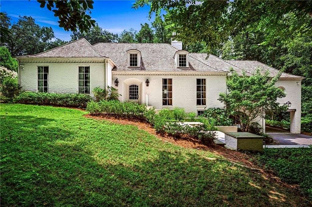 2 Acres of Land with Home for Sale in Atlanta, Georgia