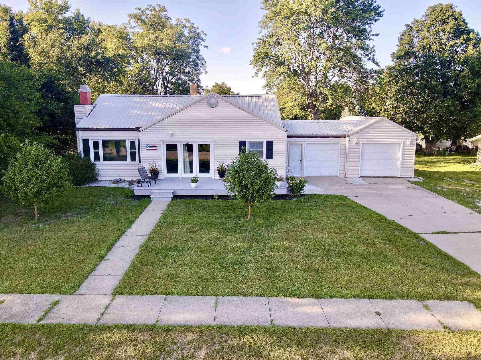 4.89 Acres of Land with Home for Sale in Aurelia, Iowa