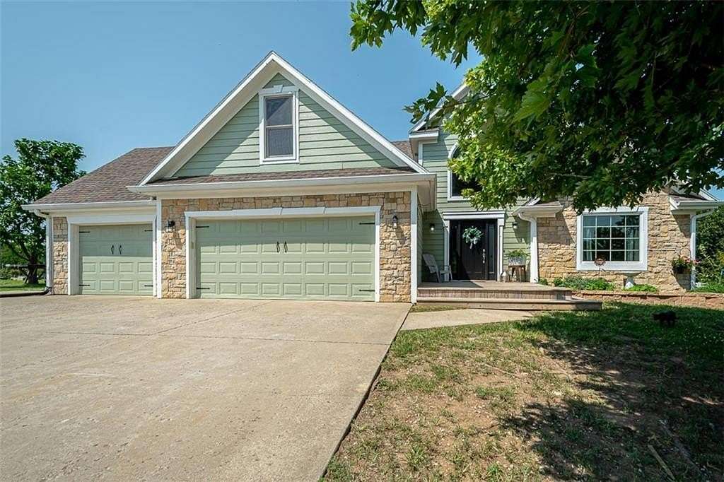 9.1 Acres of Land with Home for Sale in Pomona, Kansas