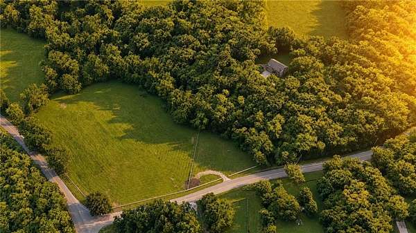 12.3 Acres of Land with Home for Sale in Kansas City, Missouri