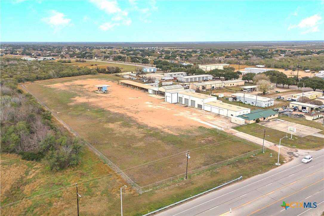 16.2 Acres of Improved Commercial Land for Lease in Victoria, Texas