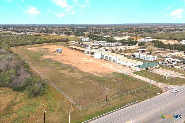 16.2 Acres of Improved Commercial Land for Lease in Victoria, Texas