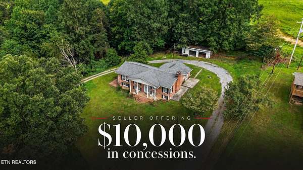 4 Acres of Land with Home for Sale in New Tazewell, Tennessee