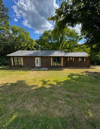 3.1 Acres of Land with Home for Sale in Alexandria, Tennessee