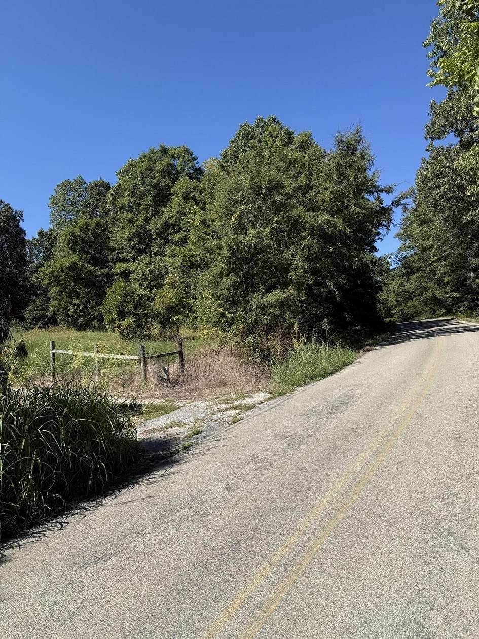 9 Acres of Residential Land for Sale in Mammoth Spring, Arkansas