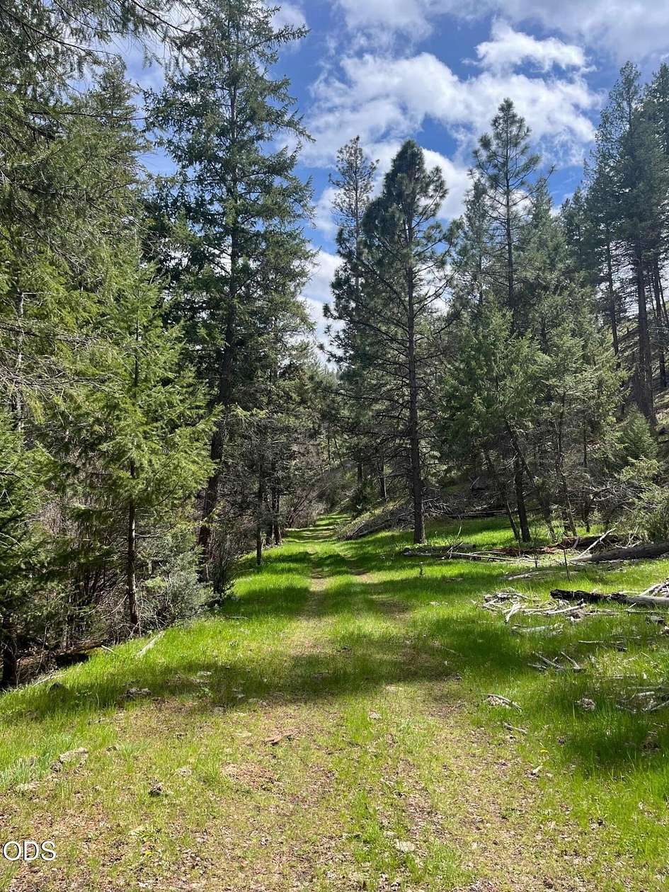 640 Acres of Recreational Land with Home for Sale in Dayville, Oregon