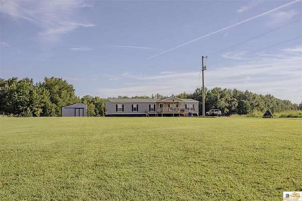 15 Acres of Recreational Land with Home for Sale in Hardyville, Kentucky
