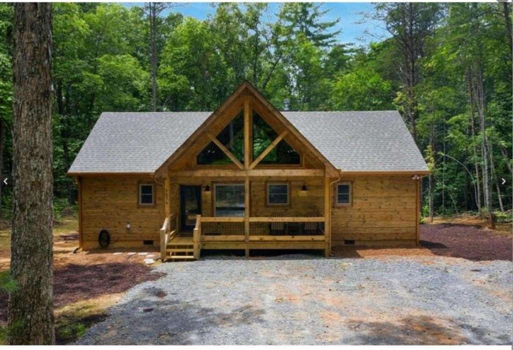 1.5 Acres of Land with Home for Auction in McCaysville, Georgia