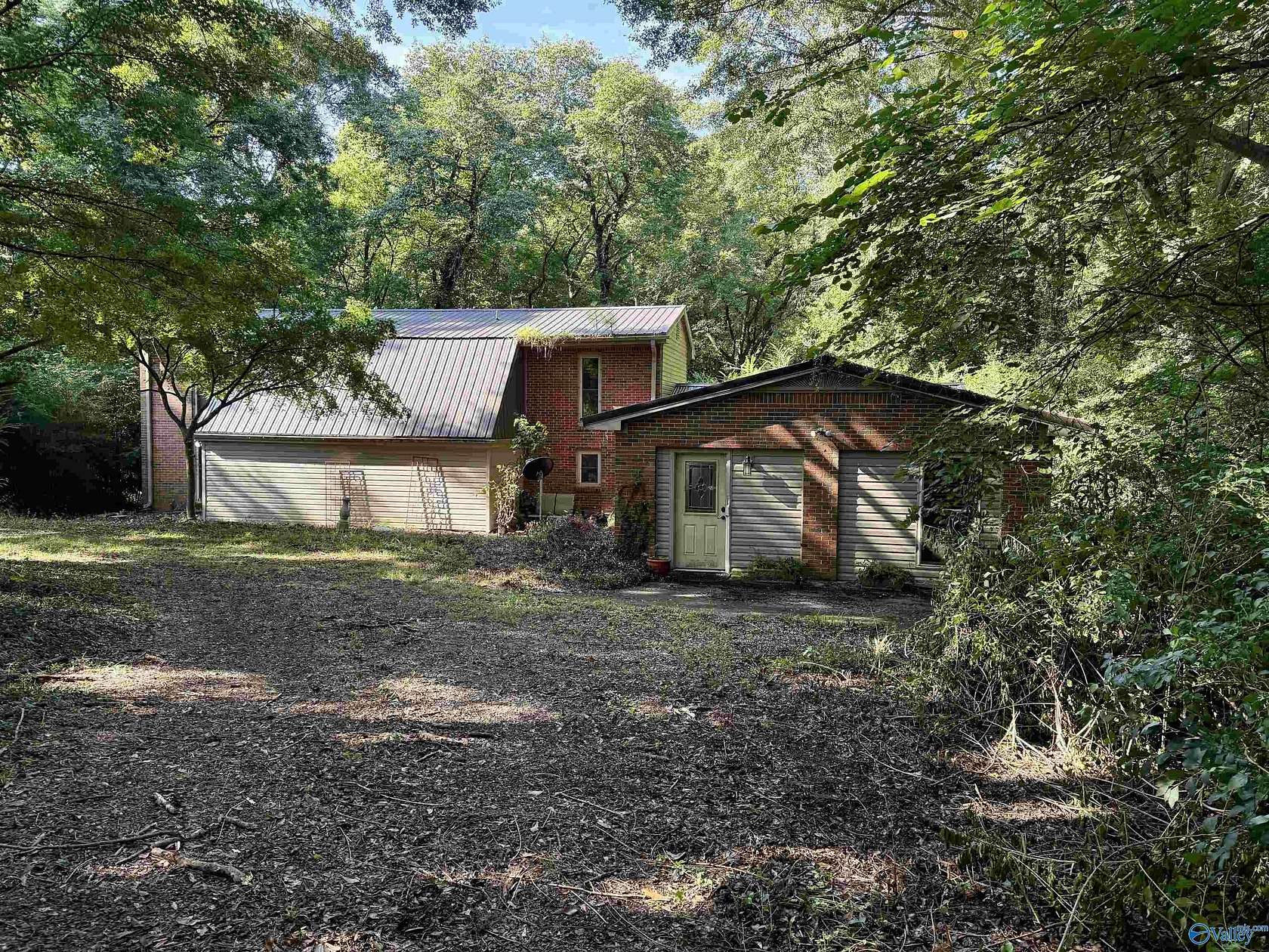4.8 Acres of Land with Home for Auction in Baileyton, Alabama
