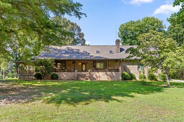 4 Acres of Land with Home for Sale in Soddy-Daisy, Tennessee
