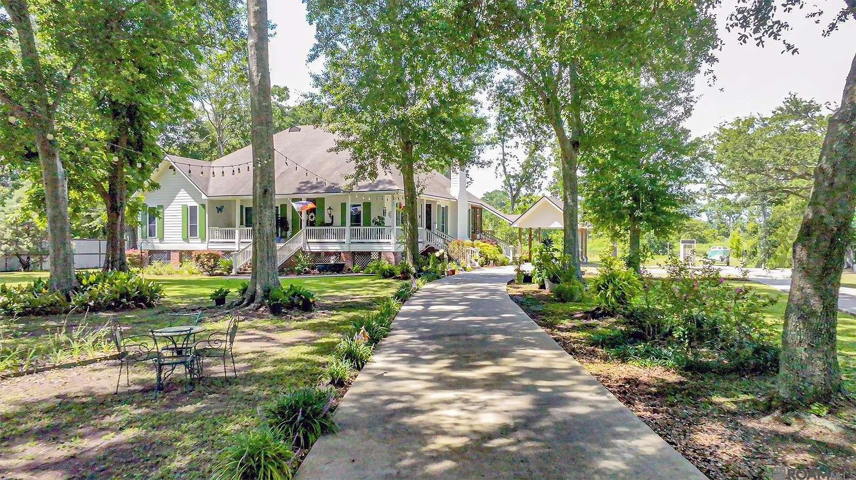 3.78 Acres of Land with Home for Sale in Franklin, Louisiana