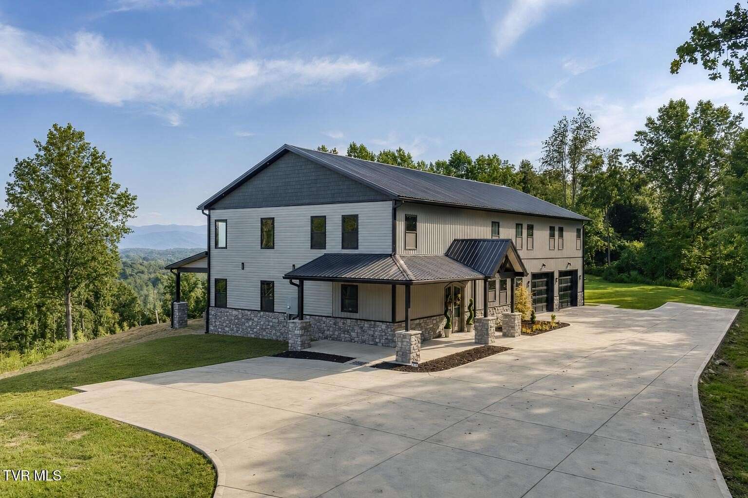 10 Acres of Land with Home for Sale in Telford, Tennessee