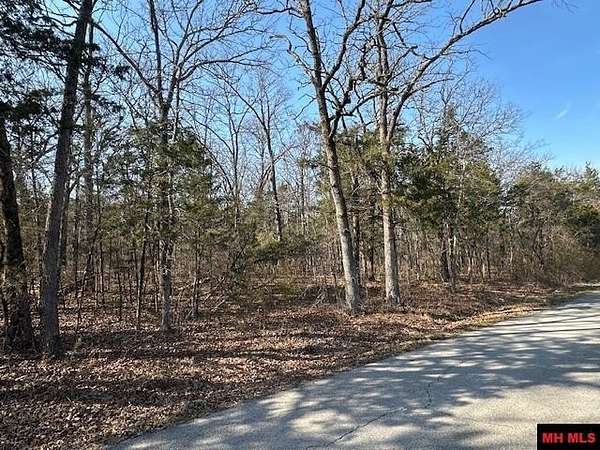 5 Acres of Residential Land for Sale in Flippin, Arkansas