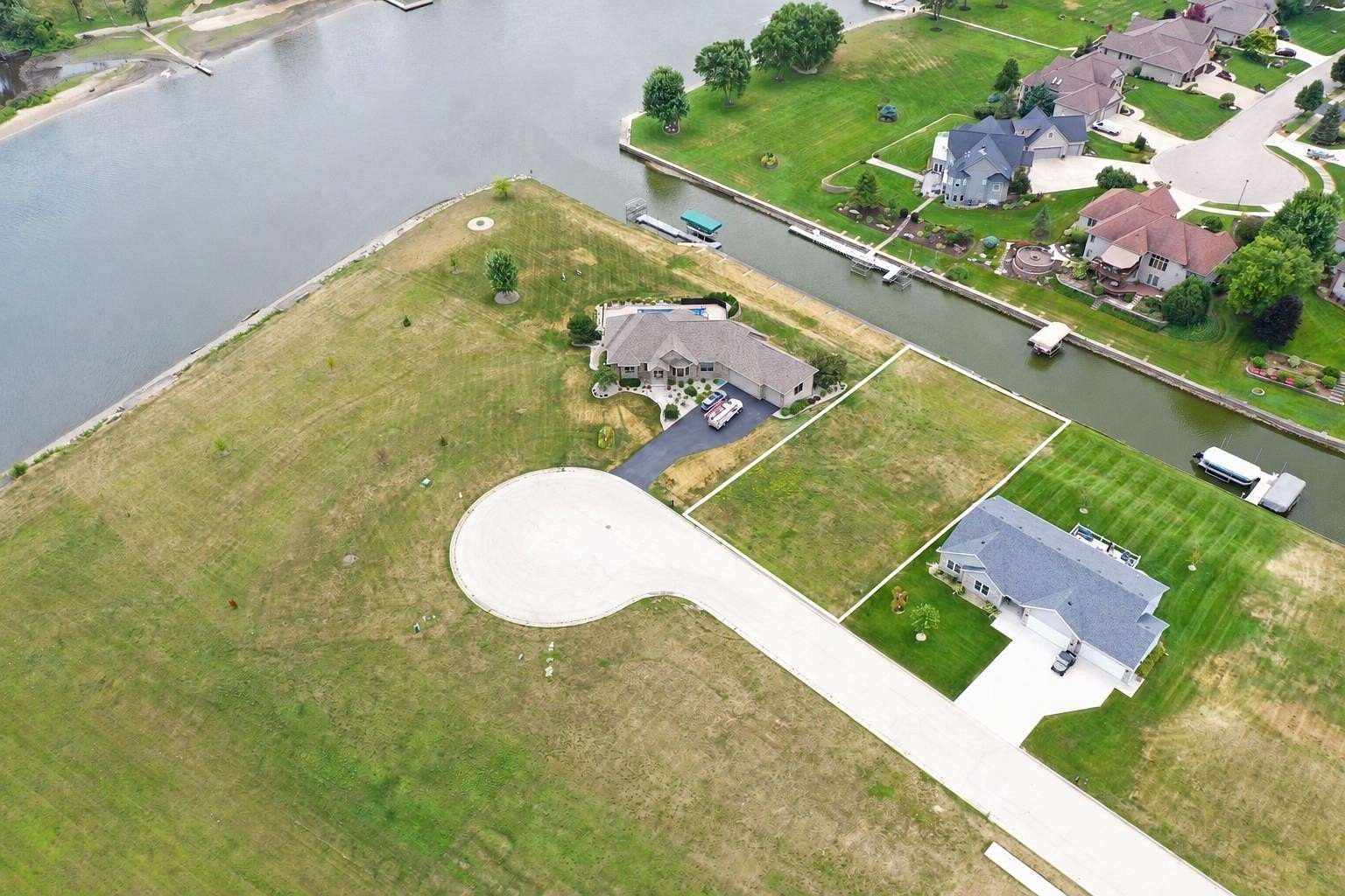 0.34 Acres of Residential Land for Sale in Machesney Park, Illinois