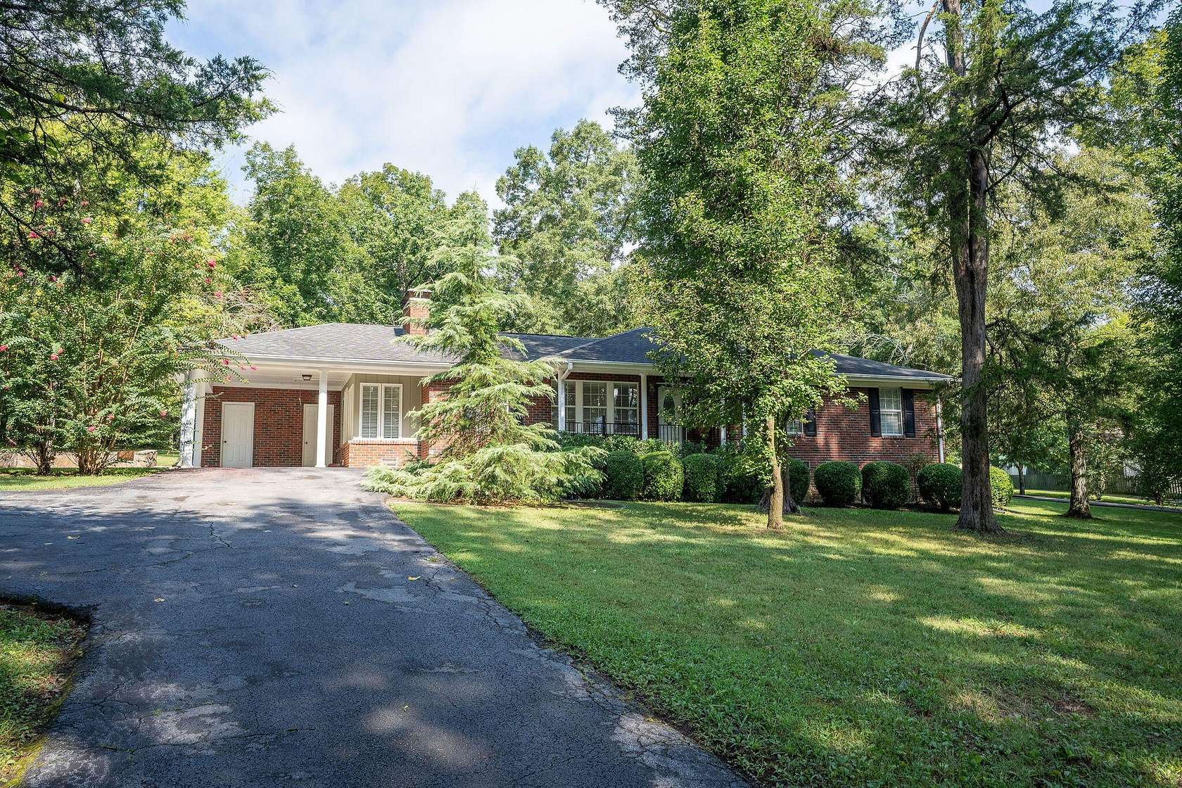 2 Acres of Land with Home for Sale in Trenton, Georgia