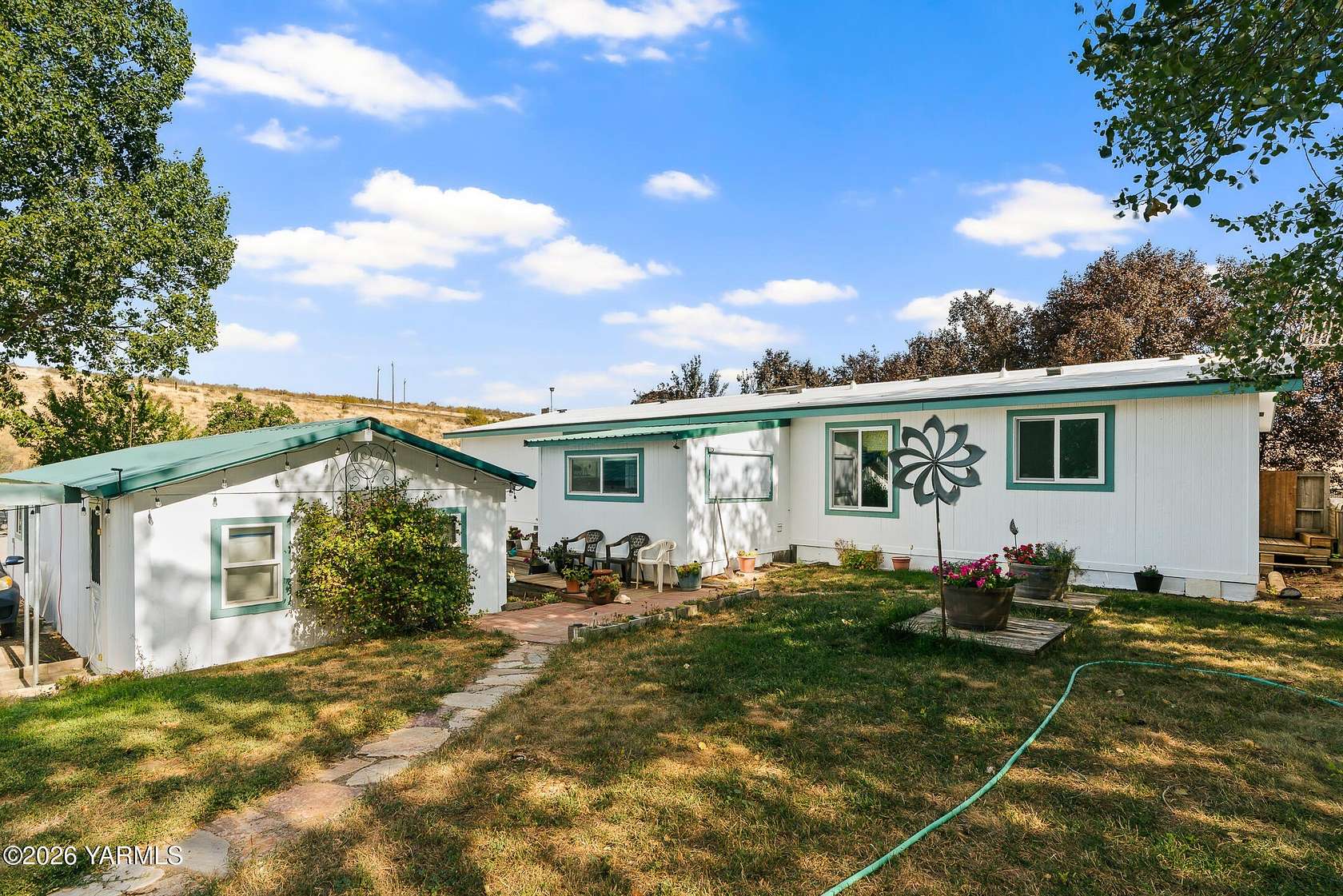 5.5 Acres of Land with Home for Sale in Yakima, Washington