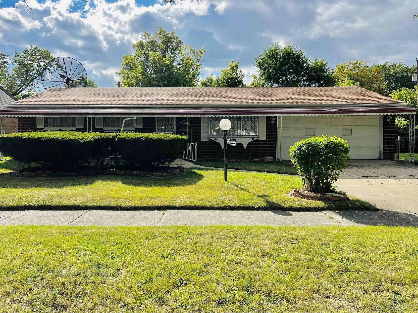 0.16 Acres of Land with Home for Sale in Saginaw, Michigan