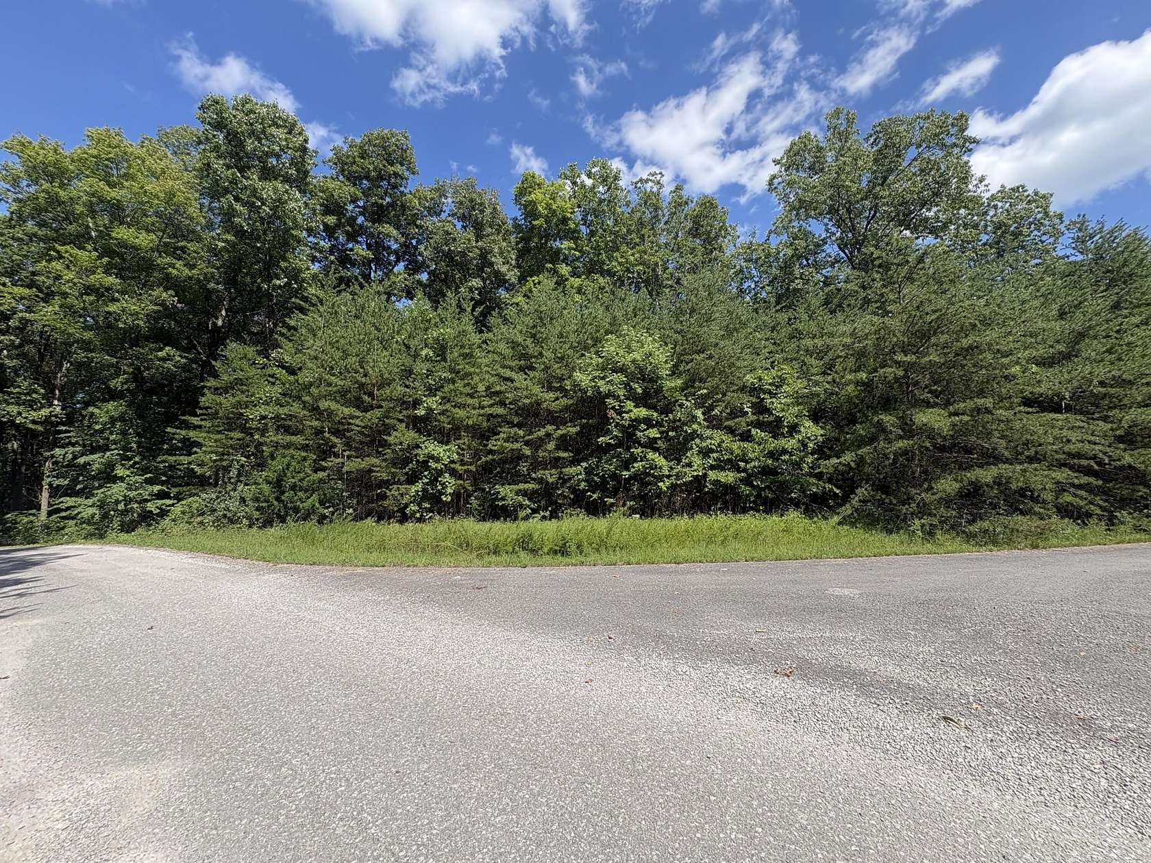 2.88 Acres of Residential Land for Sale in Monticello, Kentucky