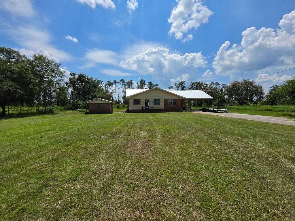 11 Acres of Land with Home for Sale in Nashville, Georgia