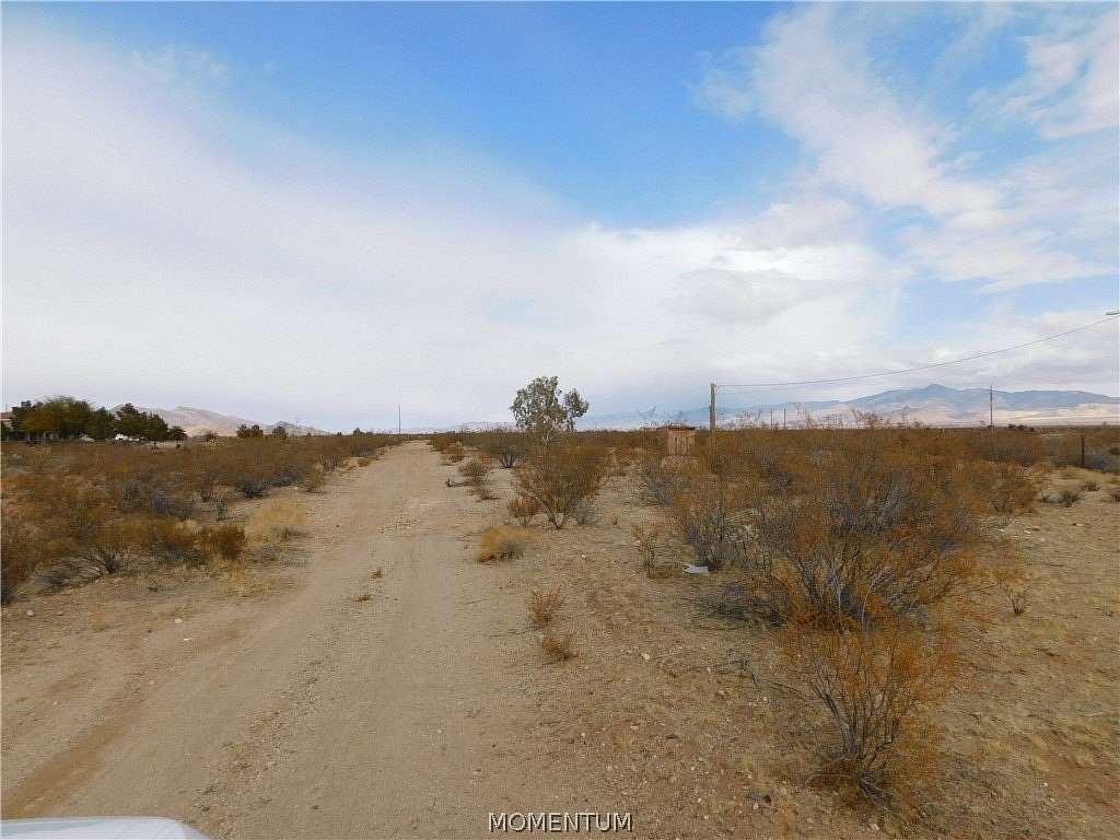 2.35 Acres of Residential Land for Sale in Golden Valley, Arizona