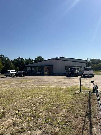 5 Acres of Improved Commercial Land for Sale in Athens, Texas