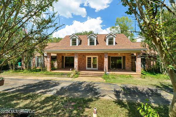32 Acres of Recreational Land with Home for Sale in Wesson, Mississippi