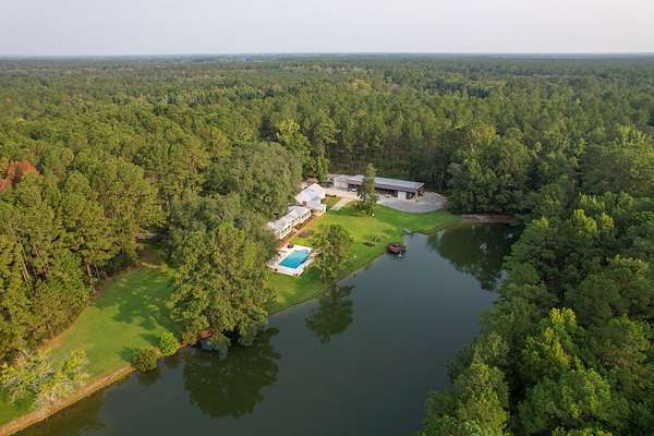 14 Acres of Recreational Land with Home for Sale in Garnett, South Carolina
