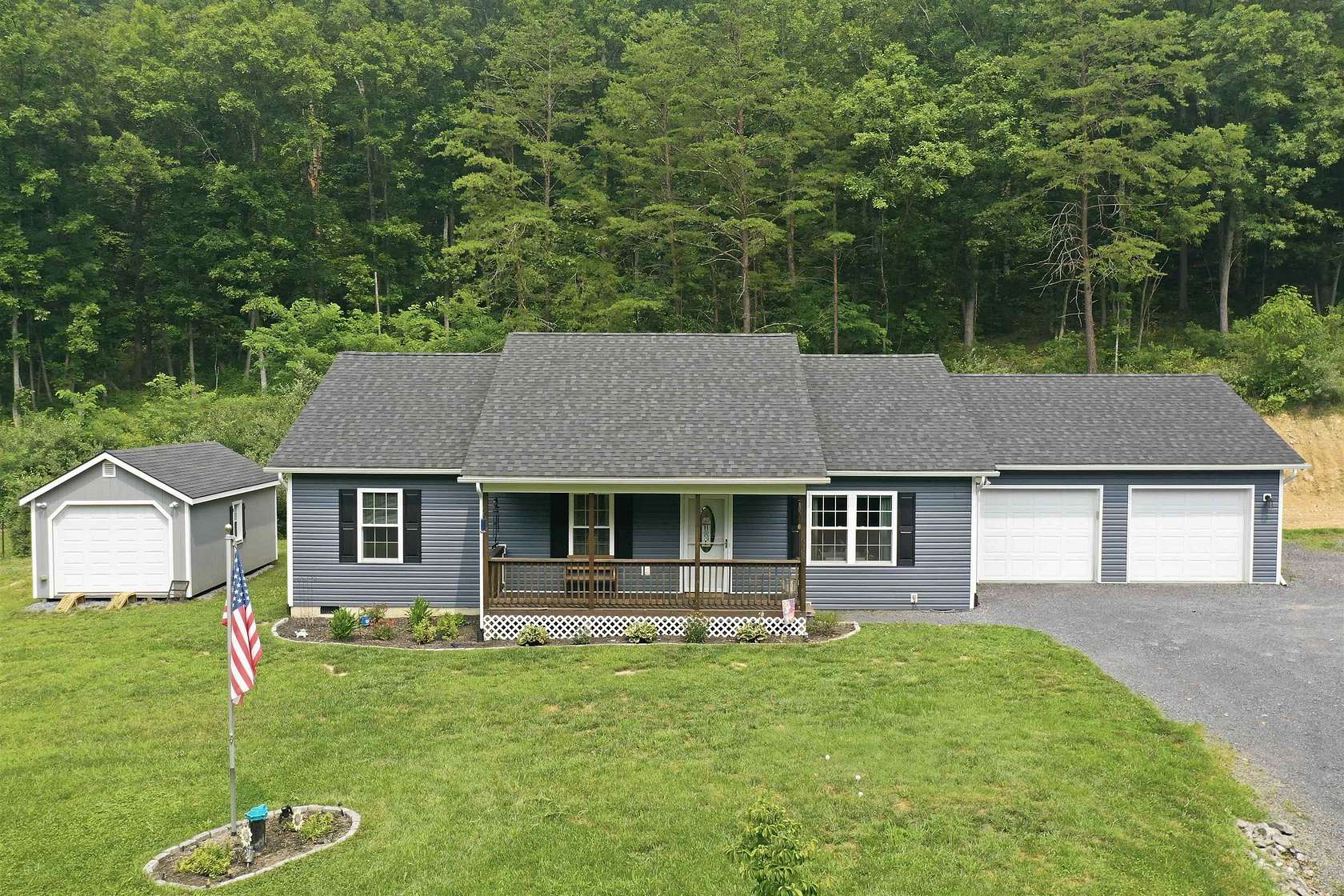 1.6 Acres of Improved Mixed-Use Land for Sale in New Market, Virginia