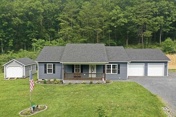 1.6 Acres of Improved Mixed-Use Land for Sale in New Market, Virginia
