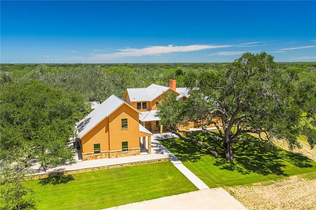 Land with Home for Sale in Pleasanton, Texas