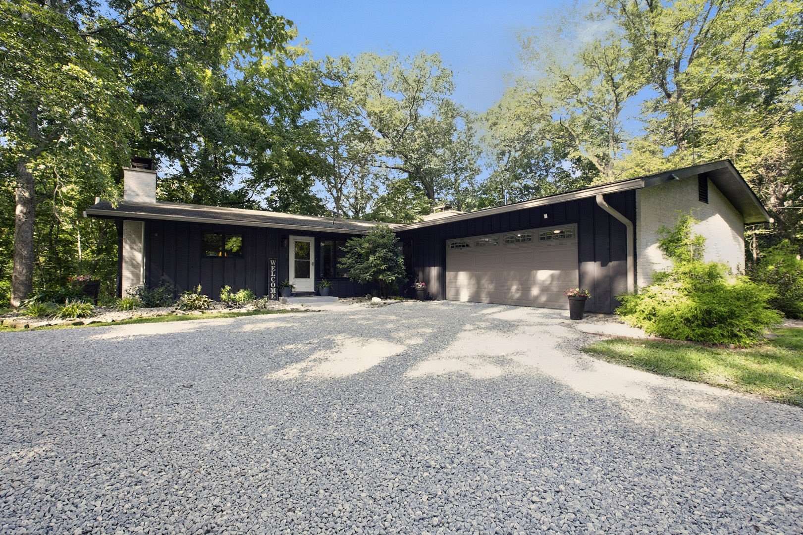 8.66 Acres of Land with Home for Sale in Newton, Illinois
