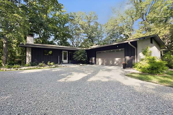 8.66 Acres of Land with Home for Sale in Newton, Illinois