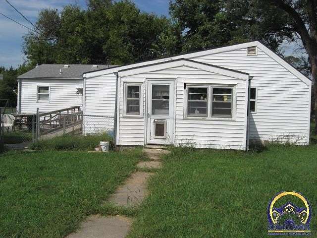 3.65 Acres of Land with Home for Auction in Topeka, Kansas