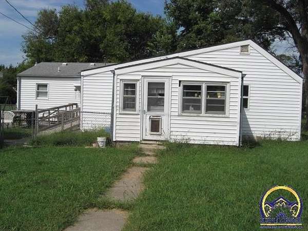 3.65 Acres of Land with Home for Auction in Topeka, Kansas