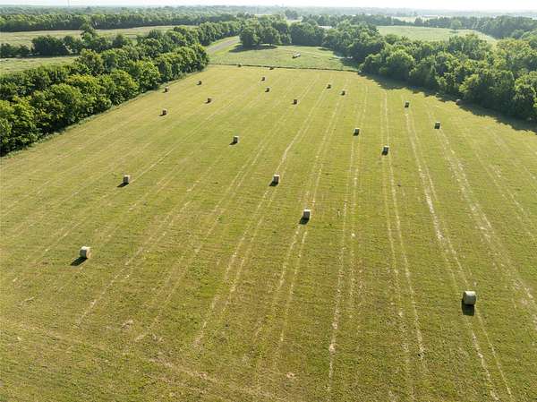 51.7 Acres of Agricultural & Residential Land for Sale in Deport, Texas