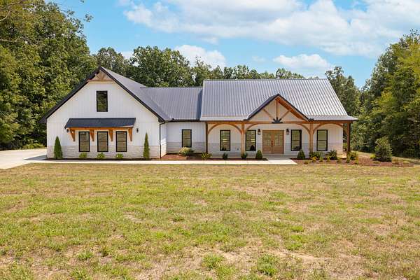 5 Acres of Land with Home for Sale in Centerville, Tennessee