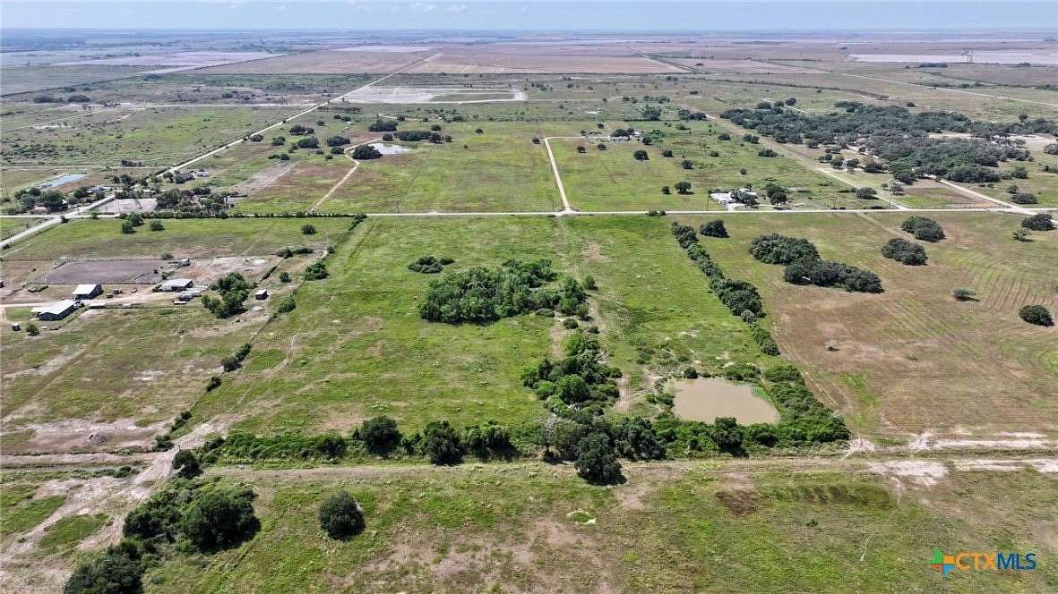 21 Acres of Recreational & Residential Land for Sale in Blessing, Texas