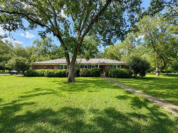 3.7 Acres of Land with Home for Sale in Albany, Georgia