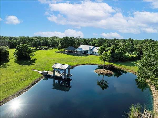 16.1 Acres of Land with Home for Sale in Columbus, Texas