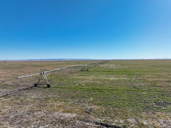 1,161 Acres of Land with Home for Sale in Burns, Oregon