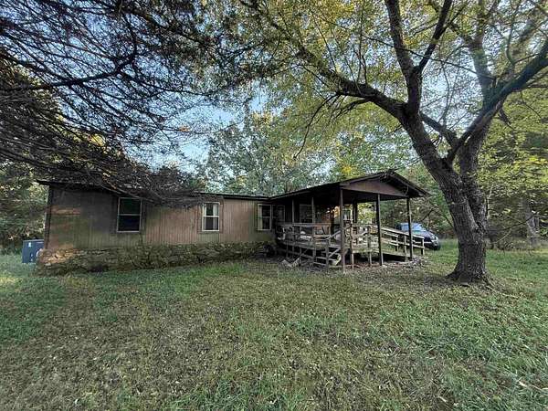 2.88 Acres of Land with Home for Sale in Batesville, Arkansas