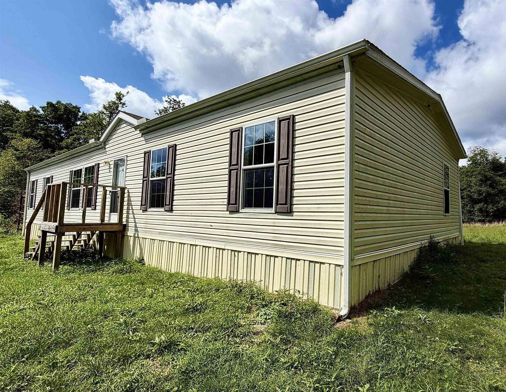 21 Acres of Recreational Land with Home for Sale in Mannington, West Virginia